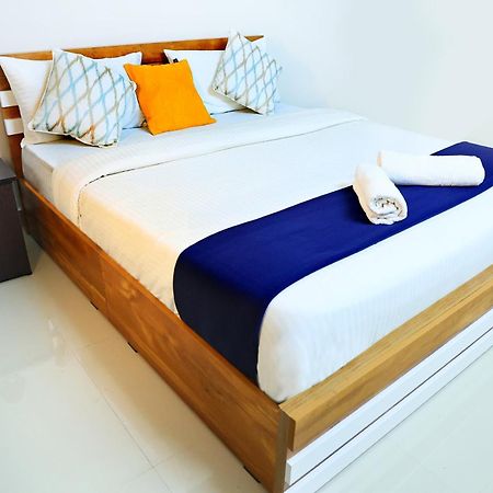 술탄 바테리 Loyal Residency B&B 외부 사진