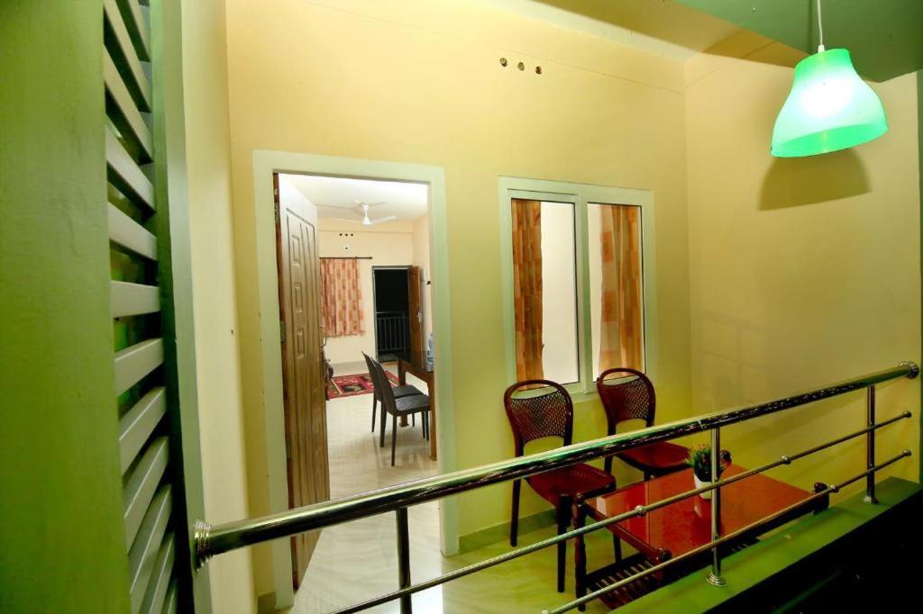 술탄 바테리 Loyal Residency B&B 외부 사진