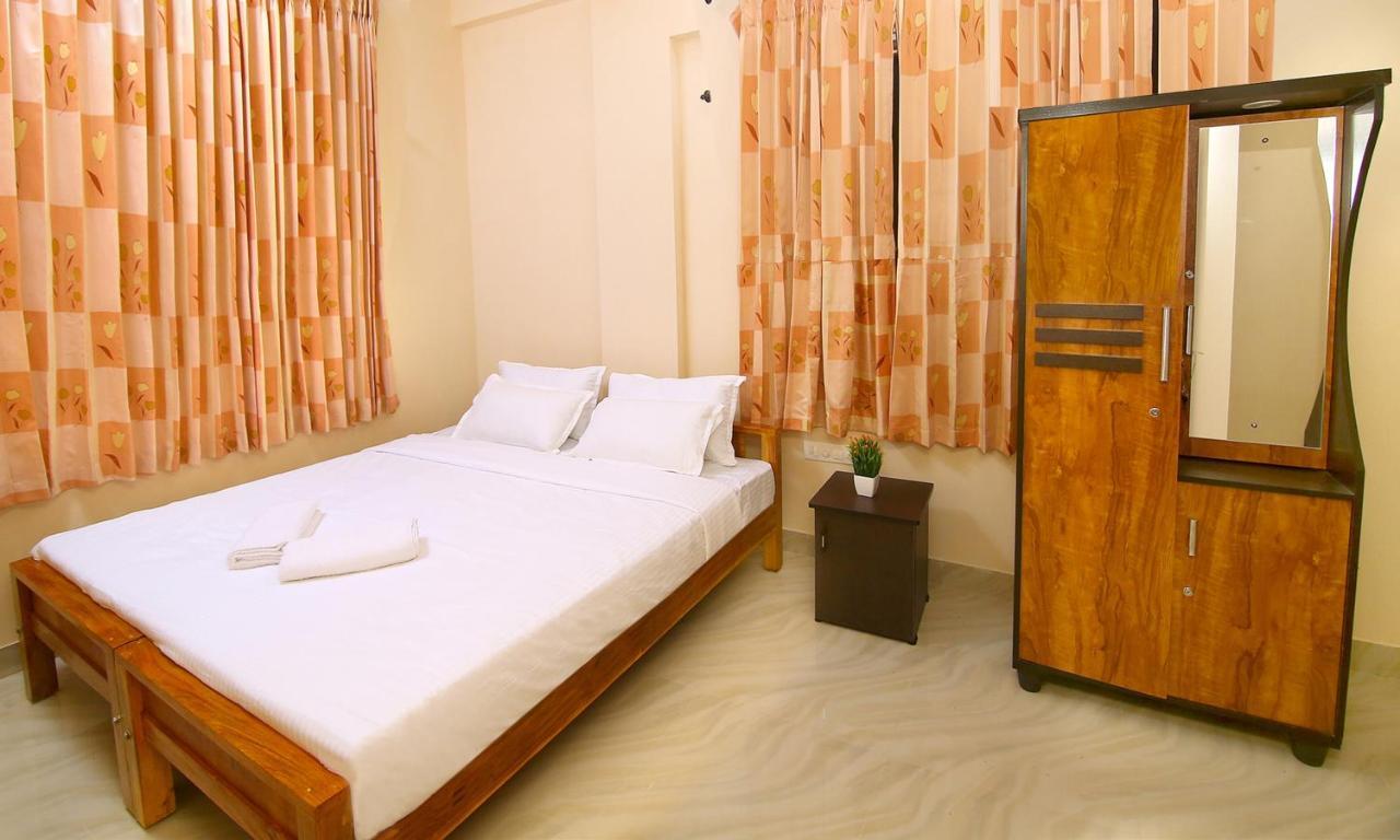술탄 바테리 Loyal Residency B&B 외부 사진